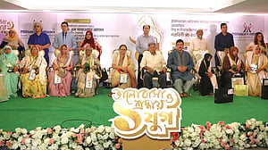 ১২ মা পেলেন ‘গরবিনী’ সম্মাননা