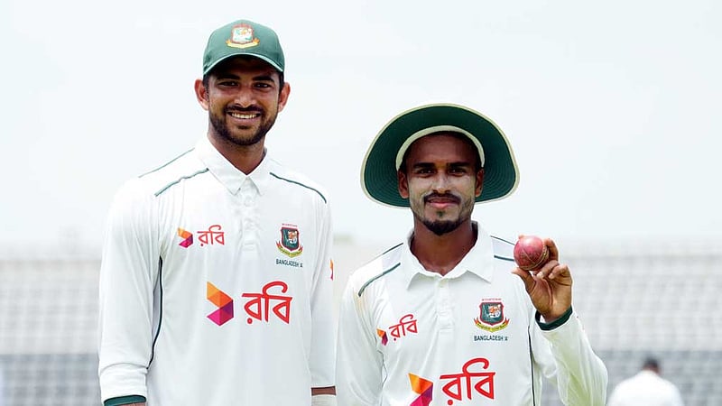 মুরাদের ৫ উইকেট, নাঈমের ৪