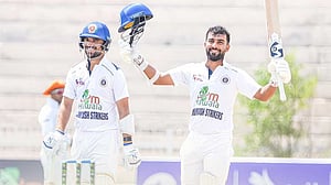 একই ম্যাচে ডাবল সেঞ্চুরি ও সেঞ্চুরি, আফগানিস্তানের শাহিদির নতুন রেকর্ড