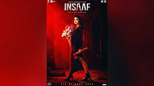 'ইনসাফে' ফুল ও অস্ত্র হাতে ফারিণ