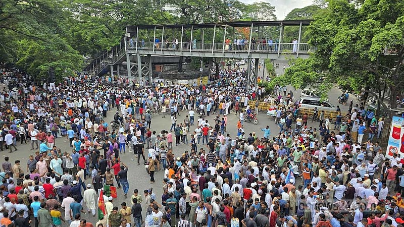 মৎস্যভবন ও কাকরাইল এলাকায় ইশরাক সমর্থকদের অবস্থান