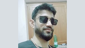ইতালিতে সড়কে প্রাণ ঝরলো বাংলাদেশি তরুণের