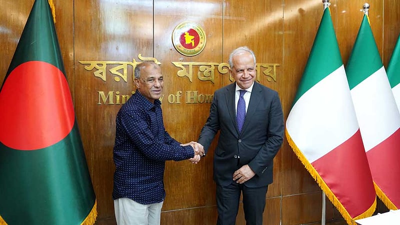 বৈধভাবে কর্মী নিতে আগ্রহী ইতালি: স্বরাষ্ট্র উপদেষ্টা