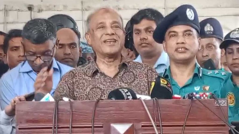 জনদুর্ভোগ কমাতে সড়ক ছেড়ে দেওয়ার অনুরোধ স্বরাষ্ট্র উপদেষ্টার