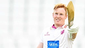 কক্সের দুর্ভাগ্যে কপাল খুলে গেল জেমস রুয়ের