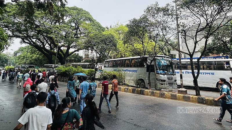 জগন্নাথের আন্দোলন: একের পর এক বাস আসছে কাকরাইলে