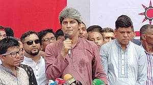 জনমত ছাড়া সরকার চট্টগ্রাম বন্দর বিদেশিদের দিতে পারে না: সাকি
