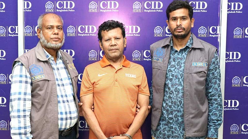 তাপসের ‘বিশেষ প্রতিনিধি’ গ্রেপ্তার