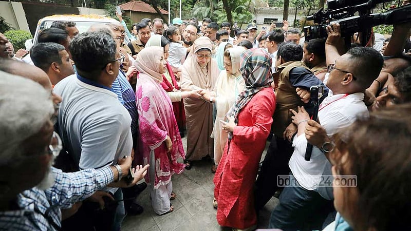 খালেদা জিয়া ‘ফিরোজা’য় পৌঁছালেন ২ ঘণ্টায়