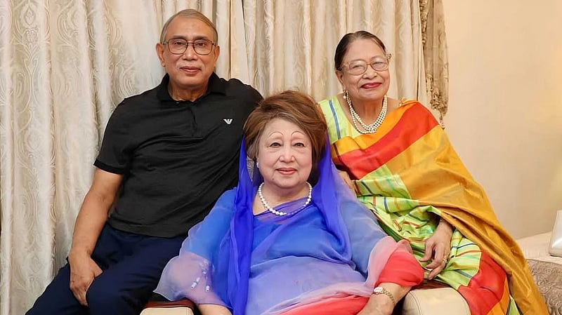 ছোট ভাইয়ের বাসায় গেলেন খালেদা জিয়া