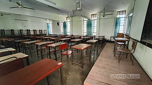 অচল কুয়েটে বাড়ছে সেশনজট