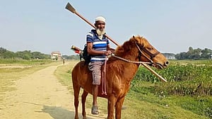 চলে গেলেন আলোচিত গোরখোদক মনু মিয়া