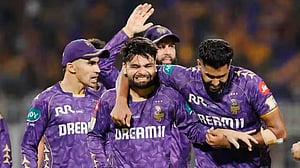 রুদ্ধশ্বাস লড়াইয়ে ১ রানের জয় কলকাতার