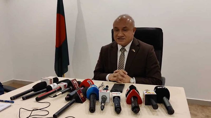 ভিসা যাচাই করে কুয়েতে আসার পরামর্শ রাষ্ট্রদূতের
