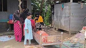 পারিবারিক কলহ: স্ত্রীকে হত্যা করে পালাল স্বামী