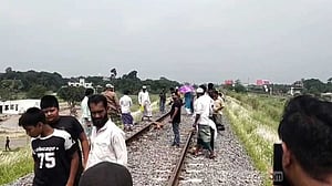 মাদারীপুরে রেললাইনে কাটা পড়া যুবকের লাশ উদ্ধার