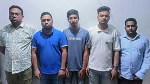 চিত্রশিল্পী মানবেন্দ্রর বাড়িতে আগুন: ৫ ছাত্রলীগ-যুবলীগের নেতা-কর্মী গ্রেপ্তার