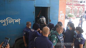 আদালতে হাজিরা শেষে জিজ্ঞাসাবাদের জন্য হরিরামপুরে মমতাজ