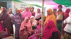 মেহেরপুরে বৃদ্ধাকে হাসপাতালে নেওয়ার পথে প্রাণ গেল ৩ জনের
