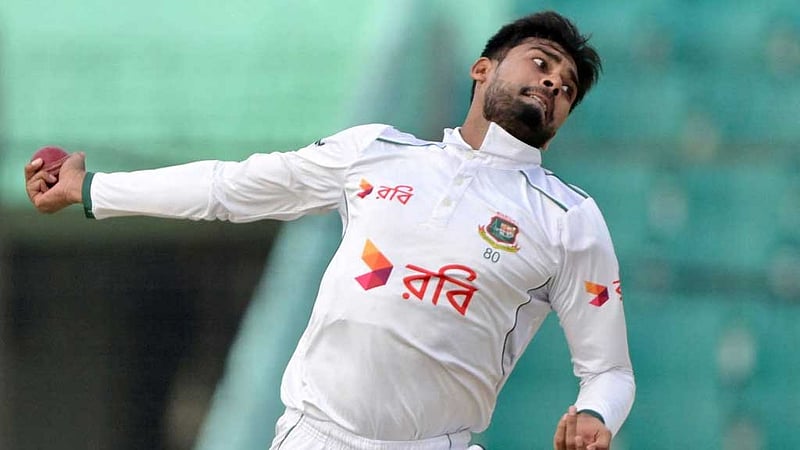 রেকর্ডের ভেলায় মাস সেরার লড়াইয়ে মিরাজ