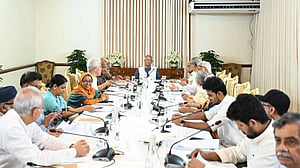 অন্তর্বর্তী সরকারের শাসনামলের শ্বেতপত্র প্রকাশের দাবি গণতান্ত্রিক যুক্তফ্রন্টের