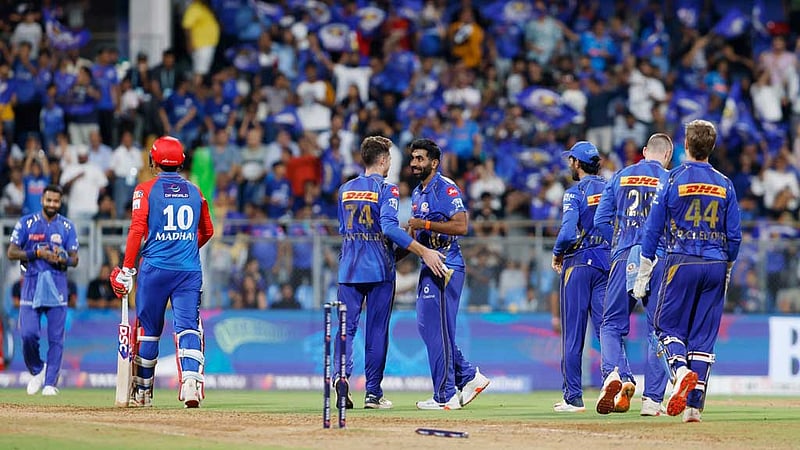 মুস্তাফিজদের বিদায় করে প্লে-অফে পান্ডিয়া-রোহিতরা