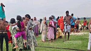 মুন্সীগঞ্জে জোয়ারে ভেসে গেল শতাধিক গরু, মৃত উদ্ধার ৩৬