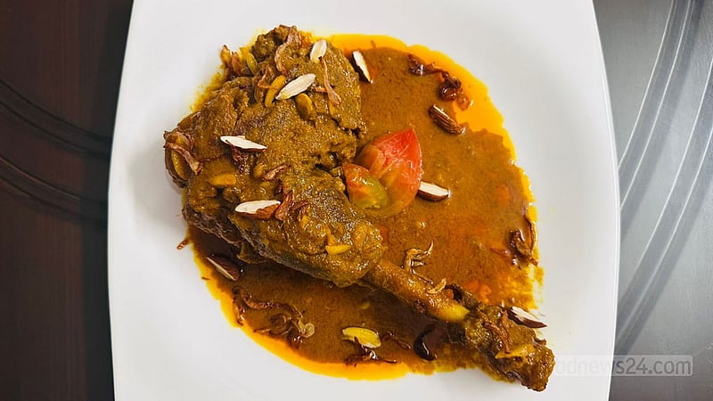 খাসির রানের রোস্টে উদরপূর্তি