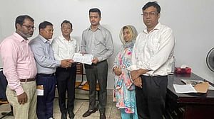 এনবিআর বিলুপ্তির অধ্যাদেশ বাতিলের দাবিতে প্রধান উপদেষ্টাকে স্মারকলিপি
