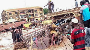 নাইজেরিয়ার নাইজারে ভারি বৃষ্টিতে সৃষ্ট বন্যায় মৃত্যু বেড়ে ১১৭