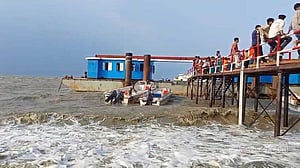 নিম্নচাপের প্রভাবে প্লাবিত হতে পারে উপকূলের নিম্নাঞ্চল