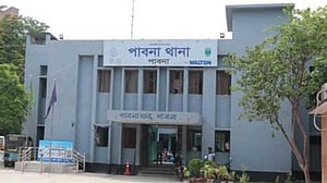 পাবনায় ছুরিকাঘাতে রাজমিস্ত্রির সহযোগী খুন, যুবক আটক