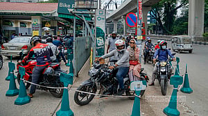 ধর্মঘটে ভরসা সরকারি পেট্রোল পাম্প