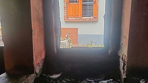 নাট্যশিল্পী প্রশান্ত হালদারের বাড়িতে আগুনের ঘটনায় উদ্বেগ ও নিন্দা