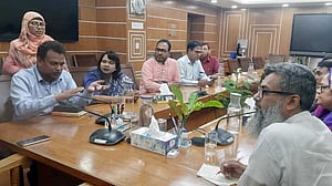 আশ্বাসে প্রাথমিকের শিক্ষকদের কর্মবিরতি স্থগিত