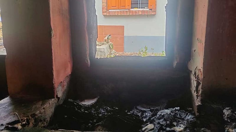 নাট্যশিল্পী প্রশান্ত হালদারের বাড়িতে আগুন, প্রতিবাদে শিল্পী-সাহিত্যিক-সংস্কৃতিকর্মীরা
