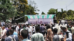যমুনার কাছে ‘জমায়েতস্থলে’ বিক্ষোভকারীরা