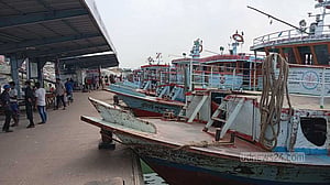 দৌলতদিয়া-পাটু‌রিয়া: ৪৬ ঘণ্টা পর লঞ্চ চলাচল স্বাভা‌বিক