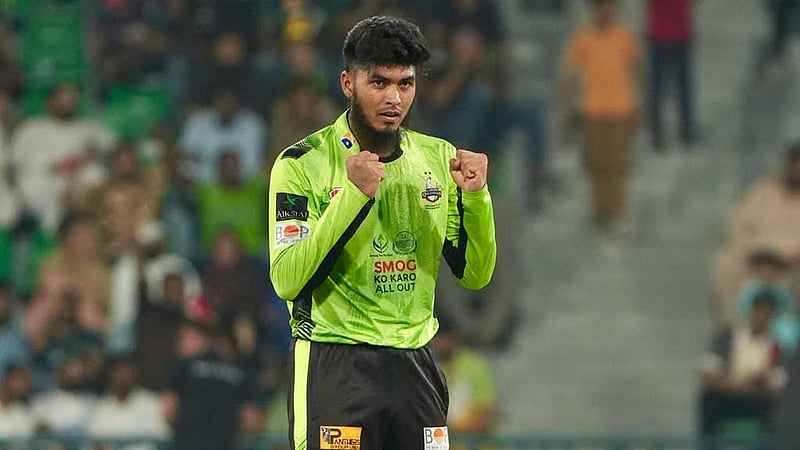 পিএসএল ফাইনালে খরুচে রিশাদের ১ উইকেট