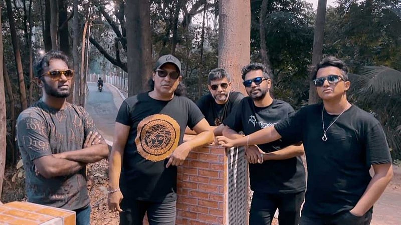 ‘রোমেল অ্যান্ড ফ্রেন্ডস’ ব্যান্ডের নতুন গান ‘মেঘ হয়ে যাই’