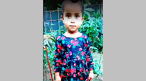 নিখোঁজ শিশুর বস্তাবন্দি লাশ মিলল ময়লার স্তূপে, জখমের চিহ্ন