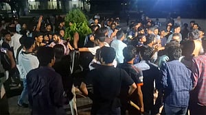 রাবিতে বাম জোটের মিছিলে ‘শাহবাগবিরোধী ঐক্যের ব্যানারে’ শিবিরের হামলার অভিযোগ