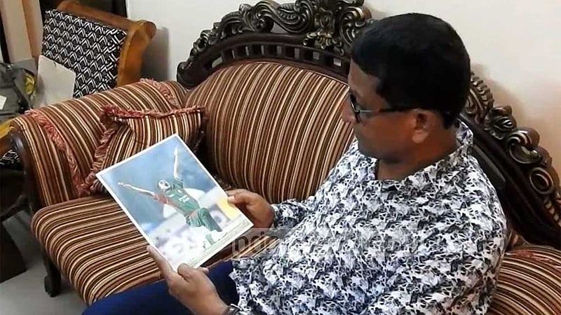 মাগুরা বিএনপি কার্যালয়ে হামলা: ক্রিকেটার সাকিবের বাবার বিরুদ্ধে মামলা