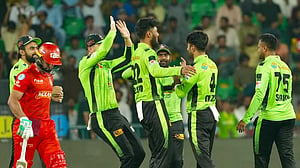 ব্যাটিংয়ে শূন্যর পর উইকেটশূন্য সাকিব, রিশাদের ৩ উইকেট, ফাইনালে লাহোর