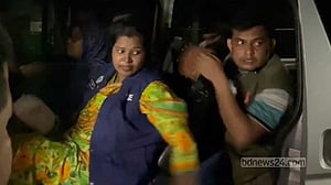 সংরক্ষিত নারী আসনের সাবেক সদস্য লায়লা পারভিন সেঁজুতি গ্রেপ্তার