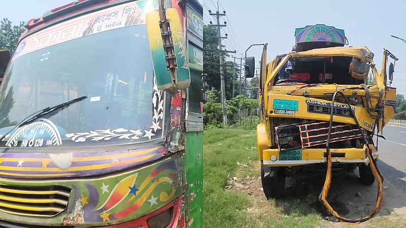 সাভারে মহাসড়ক থেকে বাসে ওঠার সময় ট্রাকের ধাক্কায় ২ যাত্রী নিহত