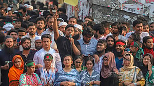 আওয়ামী লীগকে নিষিদ্ধ করতে ১ ঘণ্টা সময় দিলেন হাসনাত