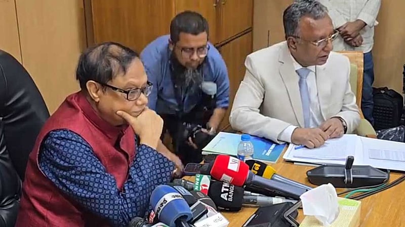 সন্দেহজনক লেনদেনে ইউনূসের নাম? যা বললেন বিএফআইইউ প্রধান