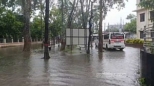 শরীয়তপুরে টানা বৃষ্টিতে নিম্নাঞ্চল প্লাবিত, বিপর্যস্ত জনজীবন