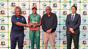 স্বর্ণার অলরাউন্ড নৈপুণ্যে হোয়াইটওয়াশ এড়াল বাংলাদেশ
